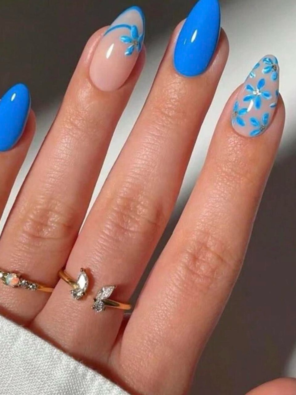 Blue Floral Press-On Nails Medium Almond Full Cover Fake Nails Set
